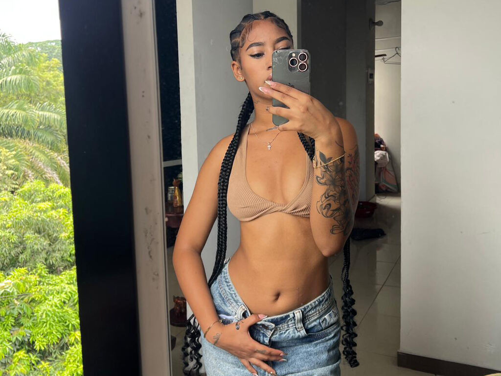 CarolineCartson LiveJasmin