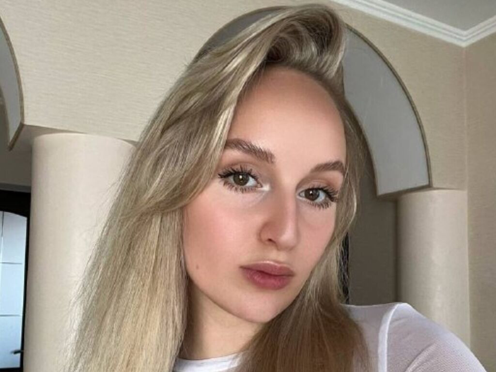 CarolineYezek LiveJasmin