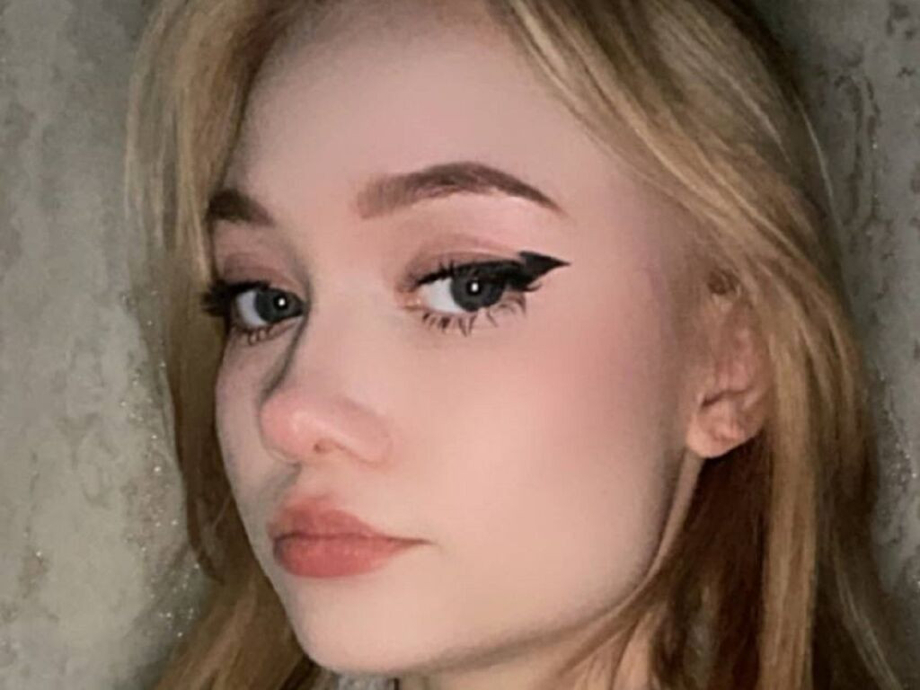 CecilyBurnard LiveJasmin