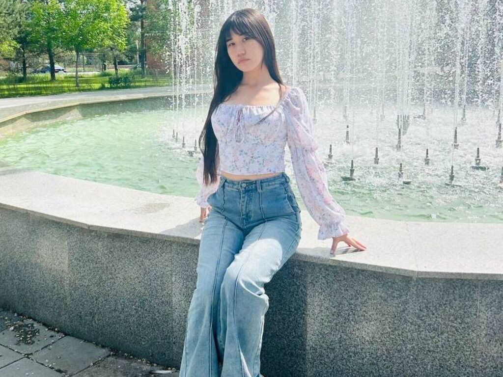 CharisseCauthon LiveJasmin