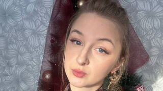 CharoletteHeckle Cam