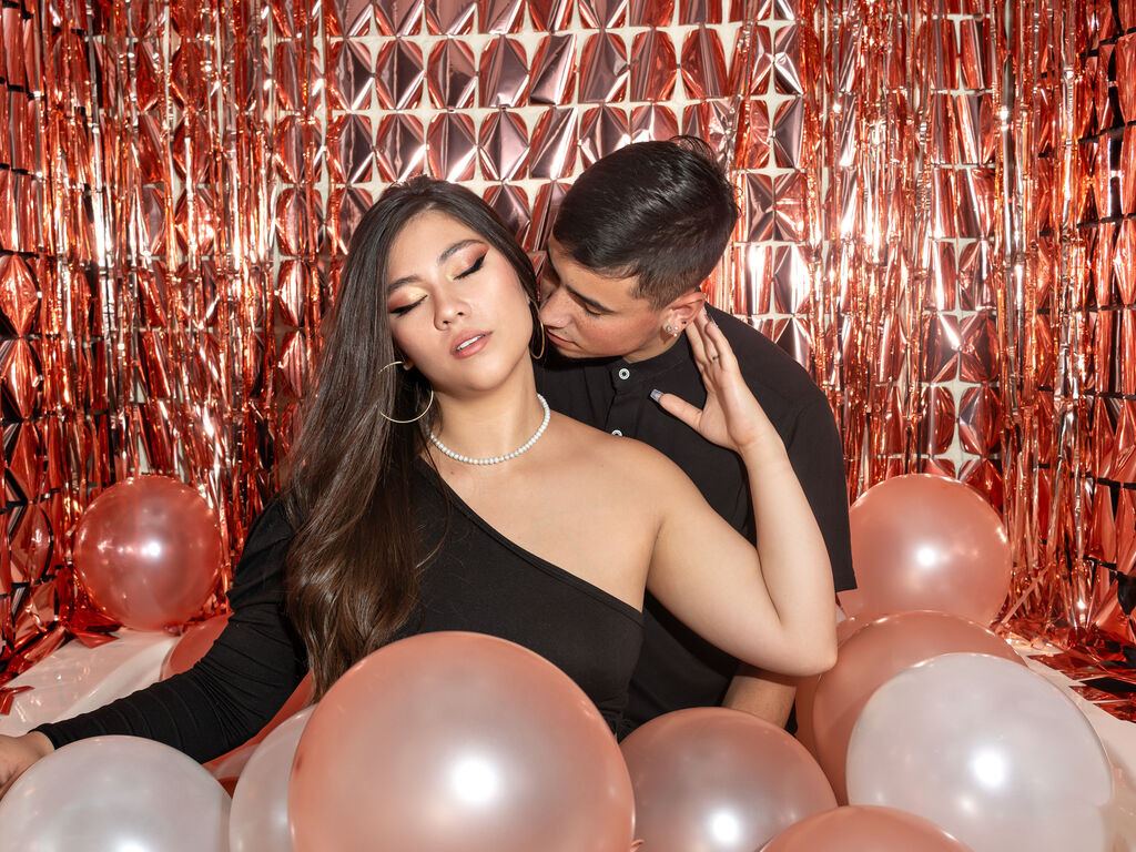 ChloeAndAdam LiveJasmin