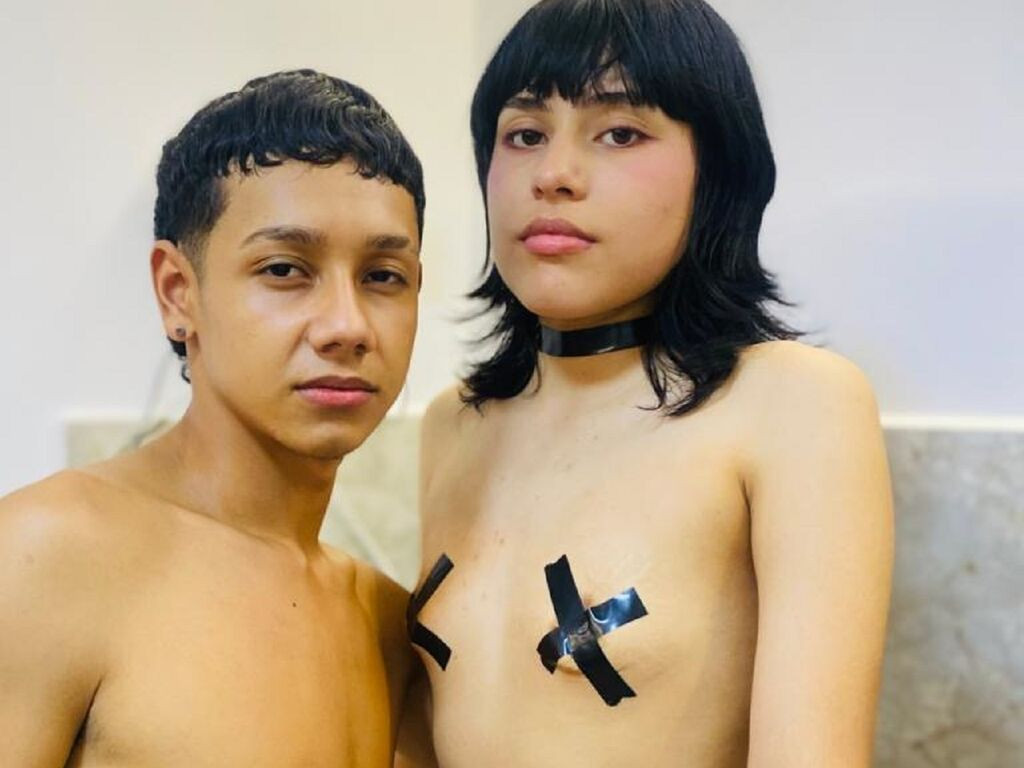 ChloeAndGrey LiveJasmin