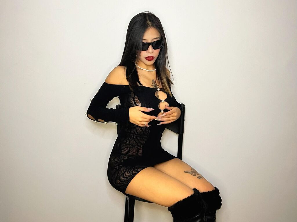 ChloeLuxe LiveJasmin