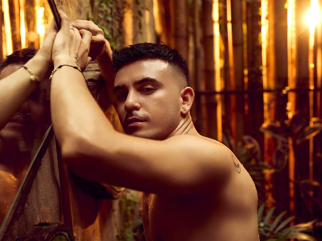 ChrissRoman LiveJasmin
