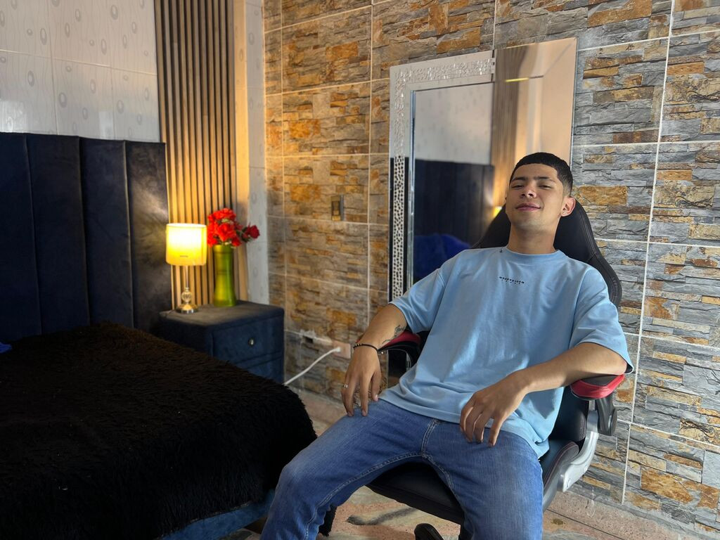 ChristoperGirald Desnudo