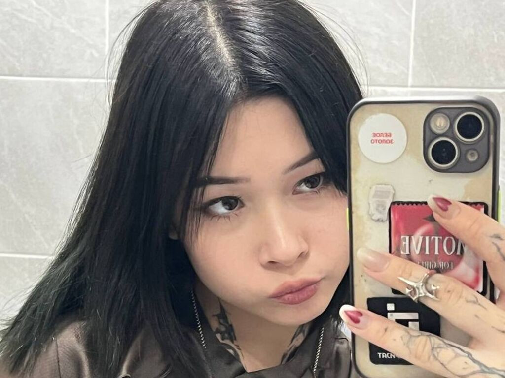 ChungFolan LiveJasmin