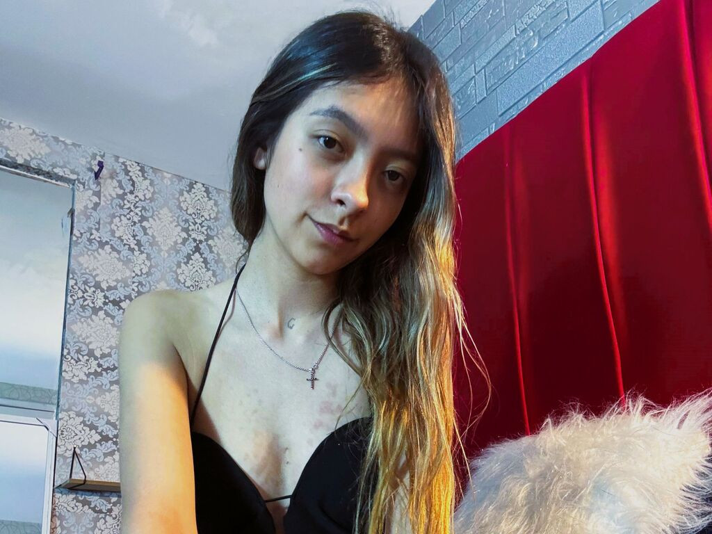 CloeSilver LiveJasmin