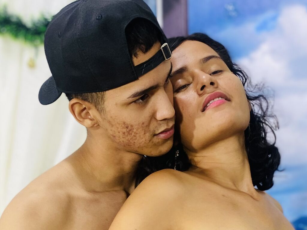 CnadyAndOliver LiveJasmin