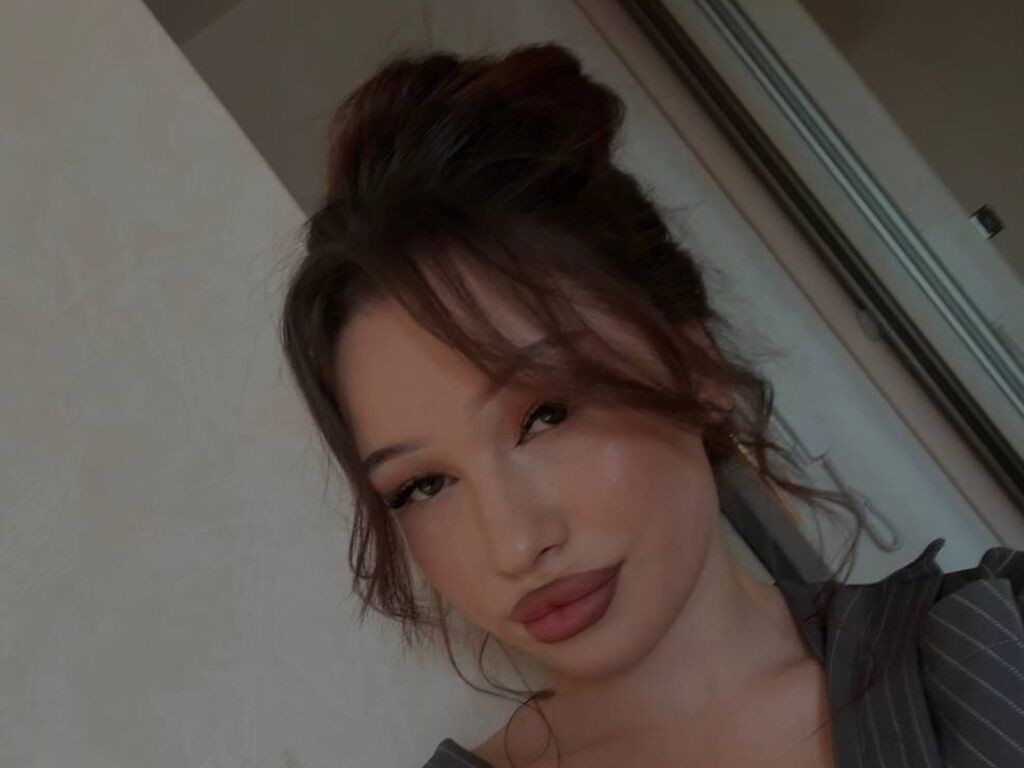 ConstanceCowee LiveJasmin