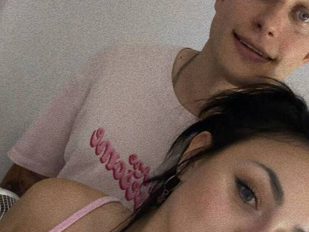 CoraAndOwen Nude