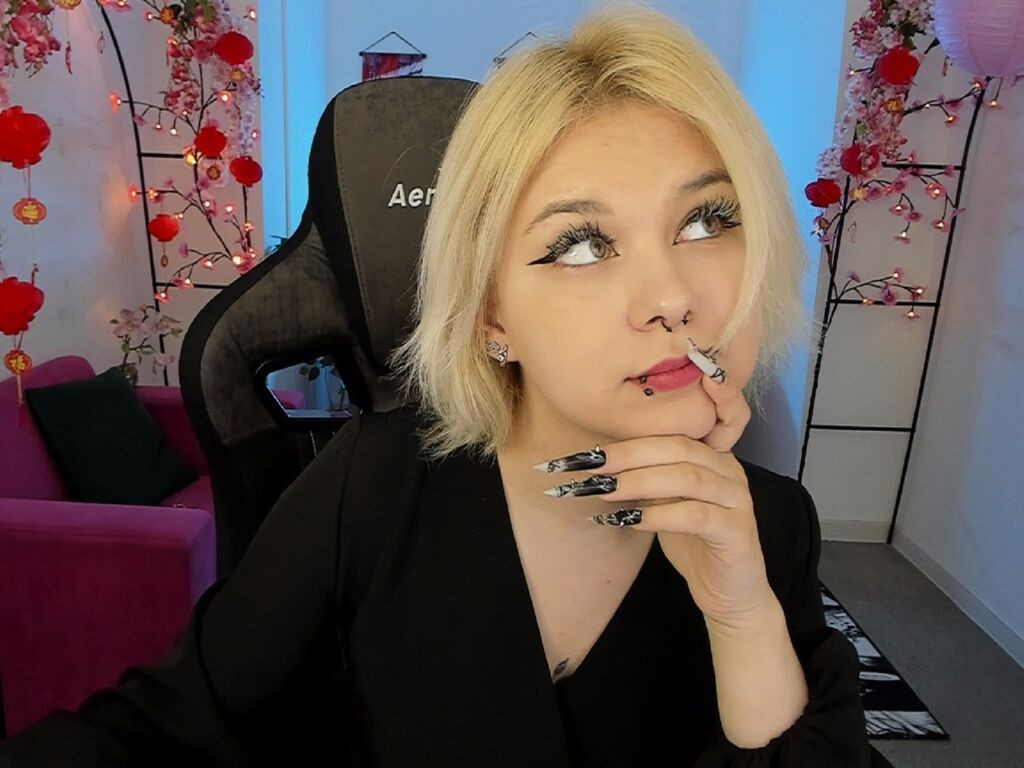 CoralineHills LiveJasmin