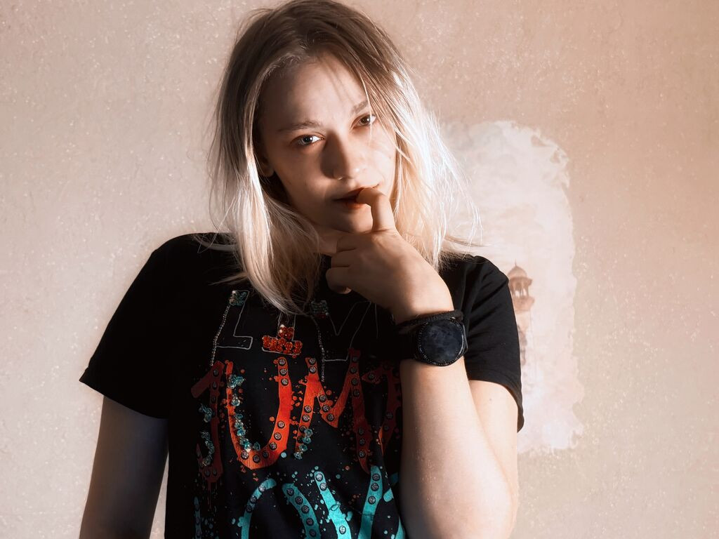 CoralineJons LiveJasmin