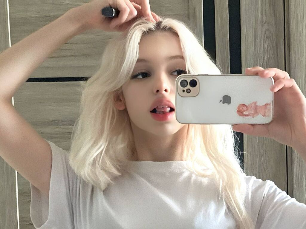 CourtneyAdamo LiveJasmin