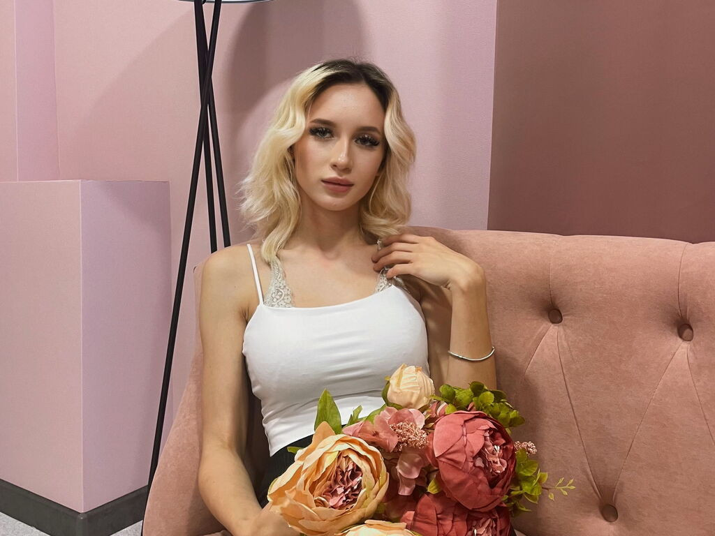 CutesLucy LiveJasmin