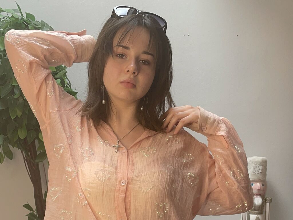 CweneClose LiveJasmin