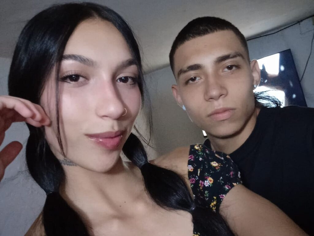 DakotaAndDerek LiveJasmin