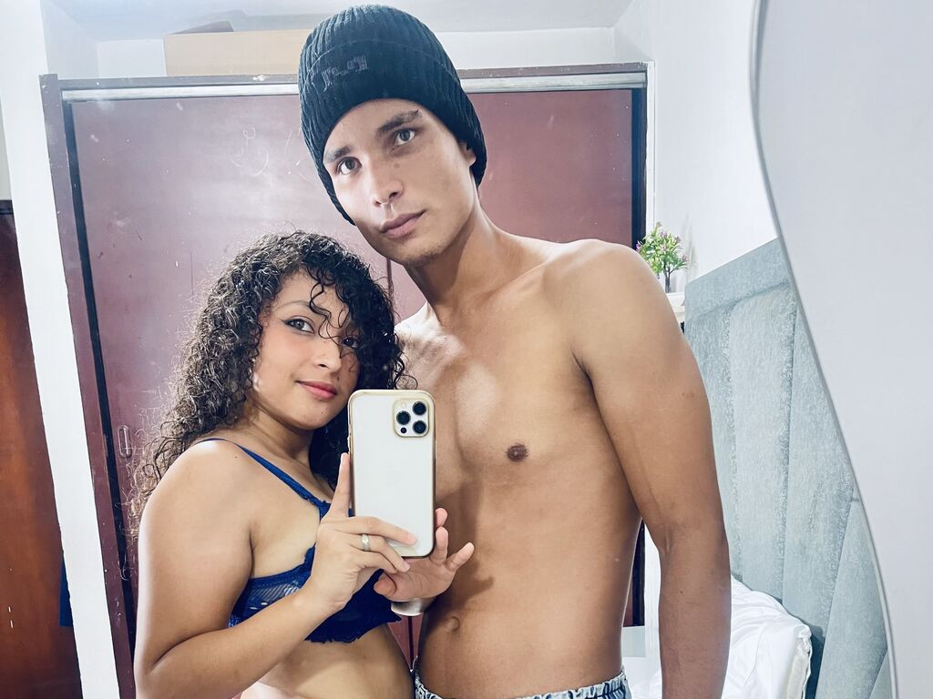 DaliaAndKennedy LiveJasmin