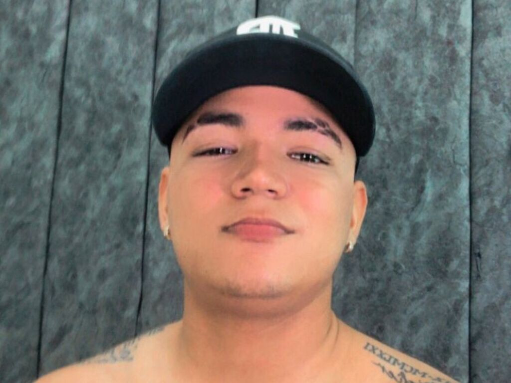 DanteJhones Desnudo