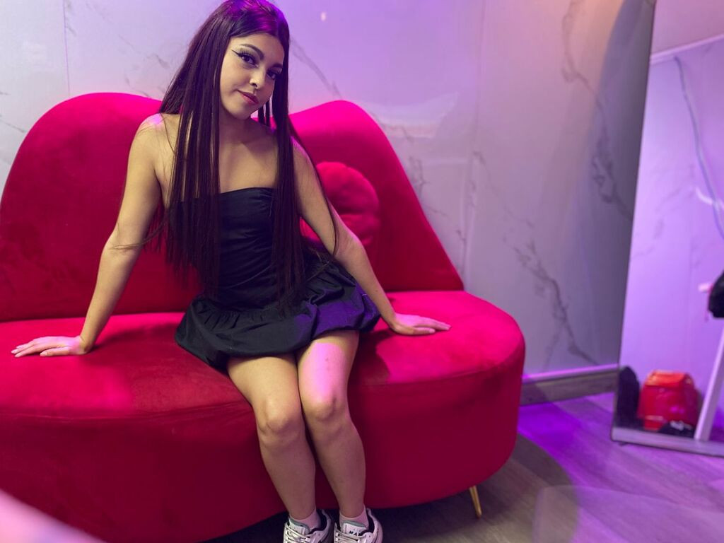 DapneAdams LiveJasmin