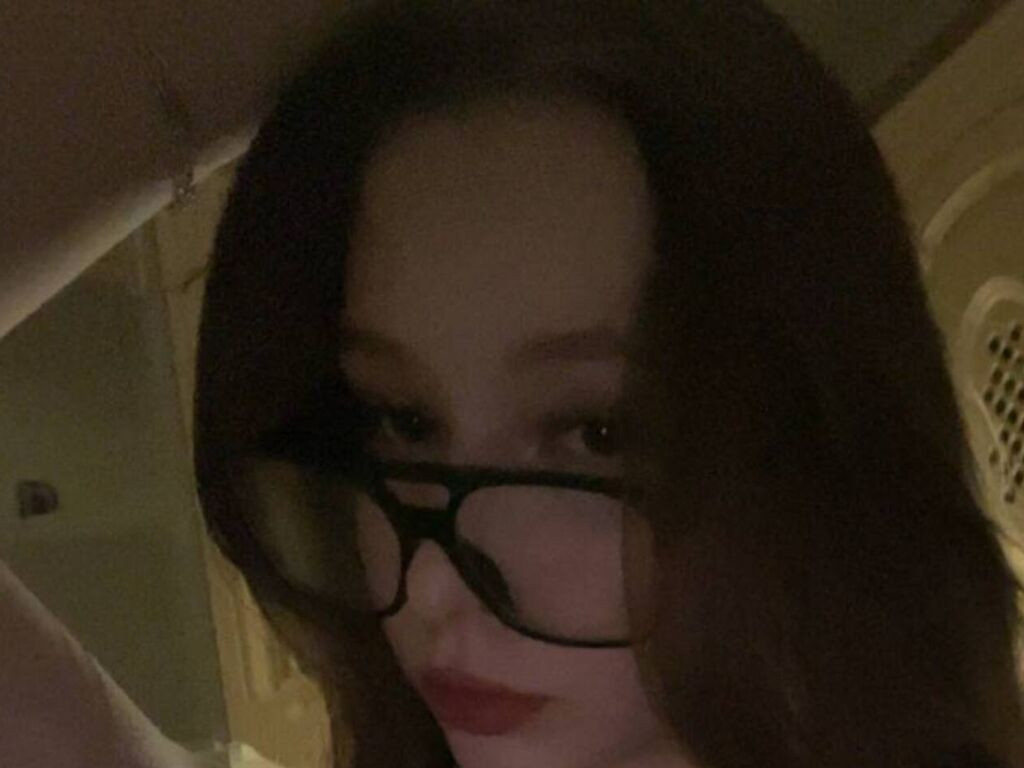 DeandraKishi LiveJasmin