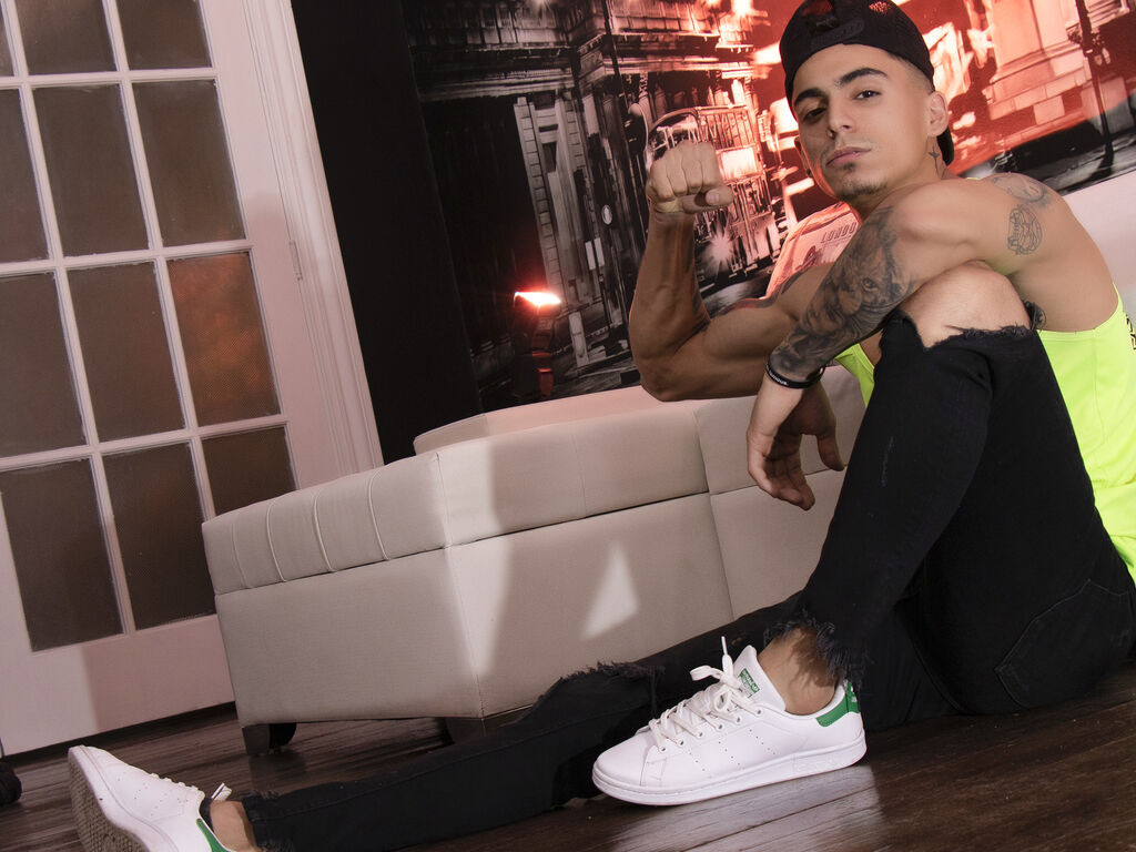 DerrickPierc LiveJasmin