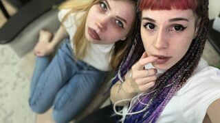 DevonaAndGillian Cam