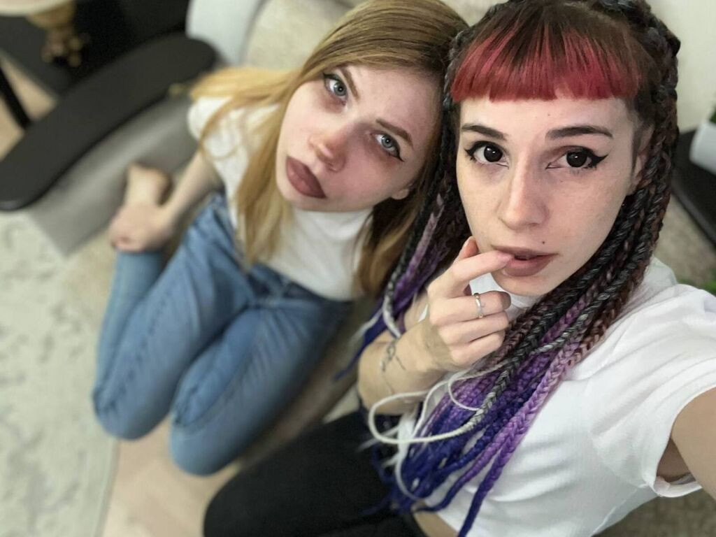 DevonaAndGillian LiveJasmin