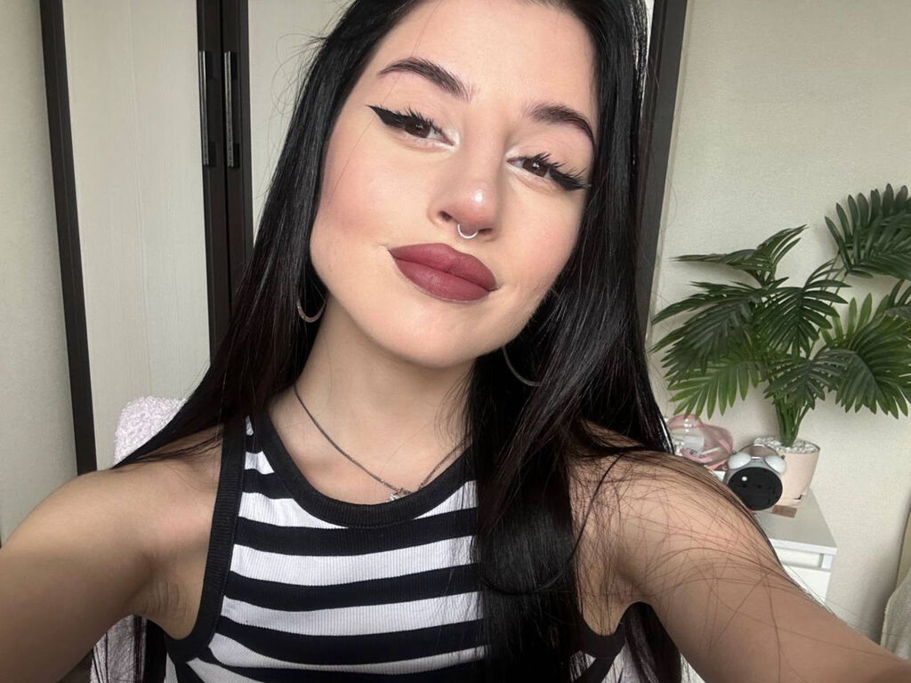 DianaRaysn LiveJasmin