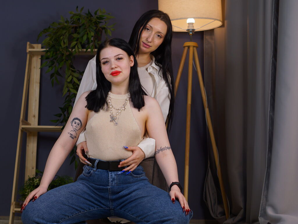 EdaAndEaster LiveJasmin