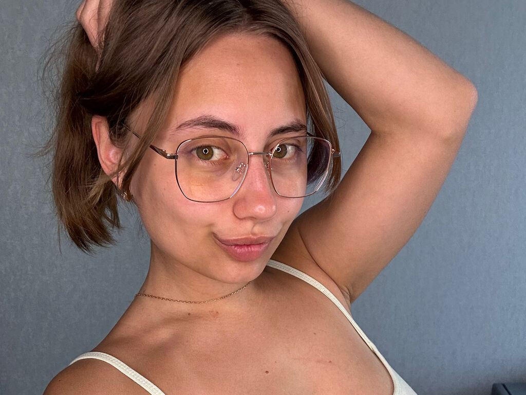 ElaraMuse LiveJasmin