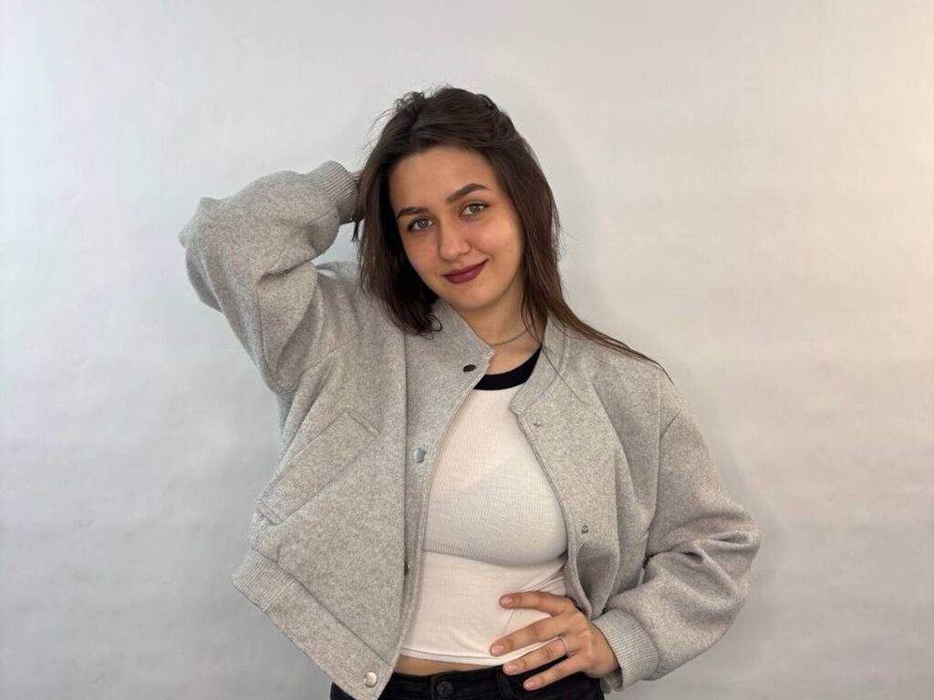 ElaraWhitmoren LiveJasmin