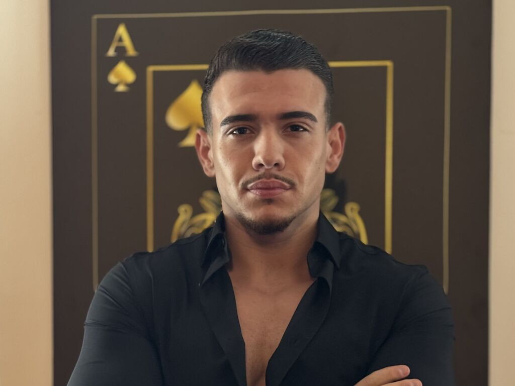 ElijahThorne Desnudo