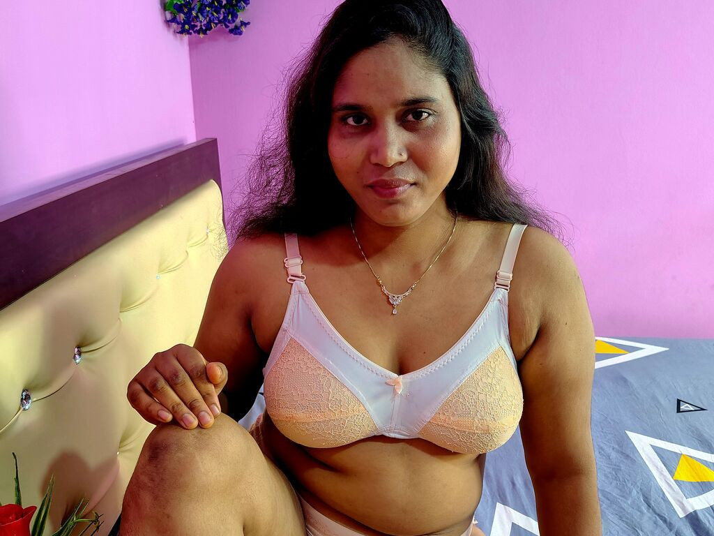 ElinaWolf LiveJasmin