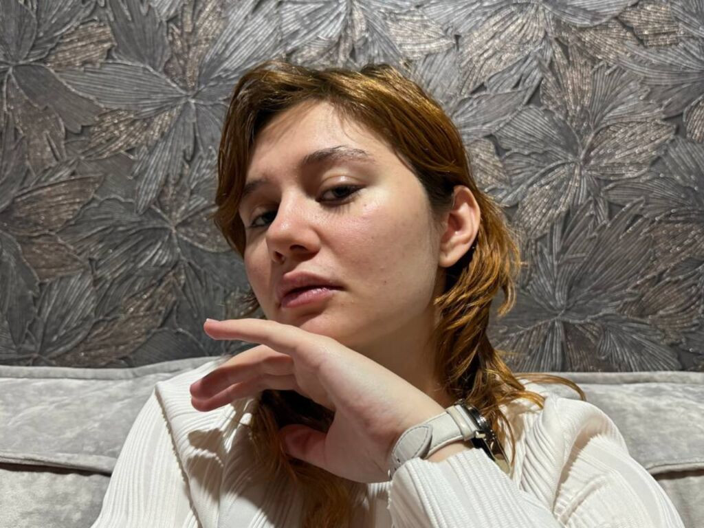 ElizabethWings LiveJasmin