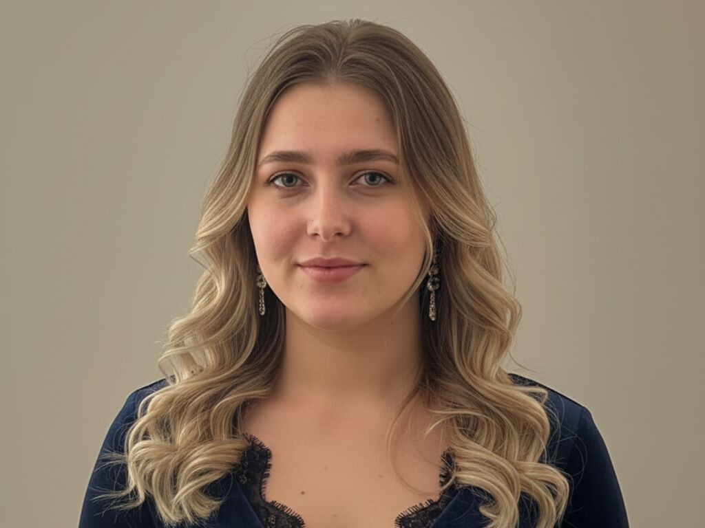 EllaBells LiveJasmin