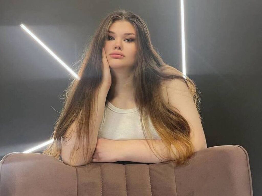 ElleOner Desnudo