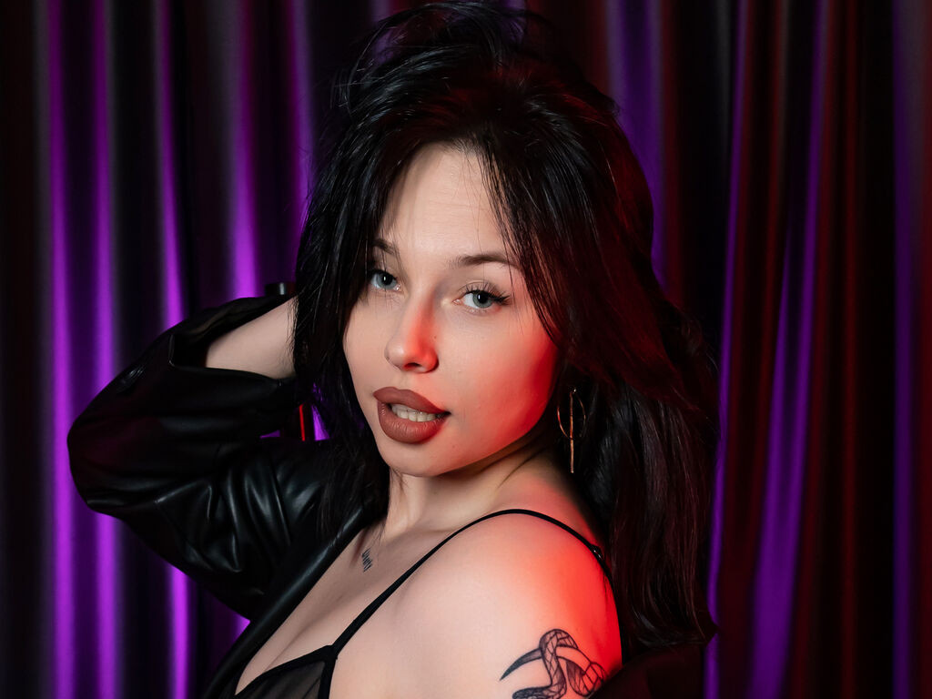 ElliTrue LiveJasmin