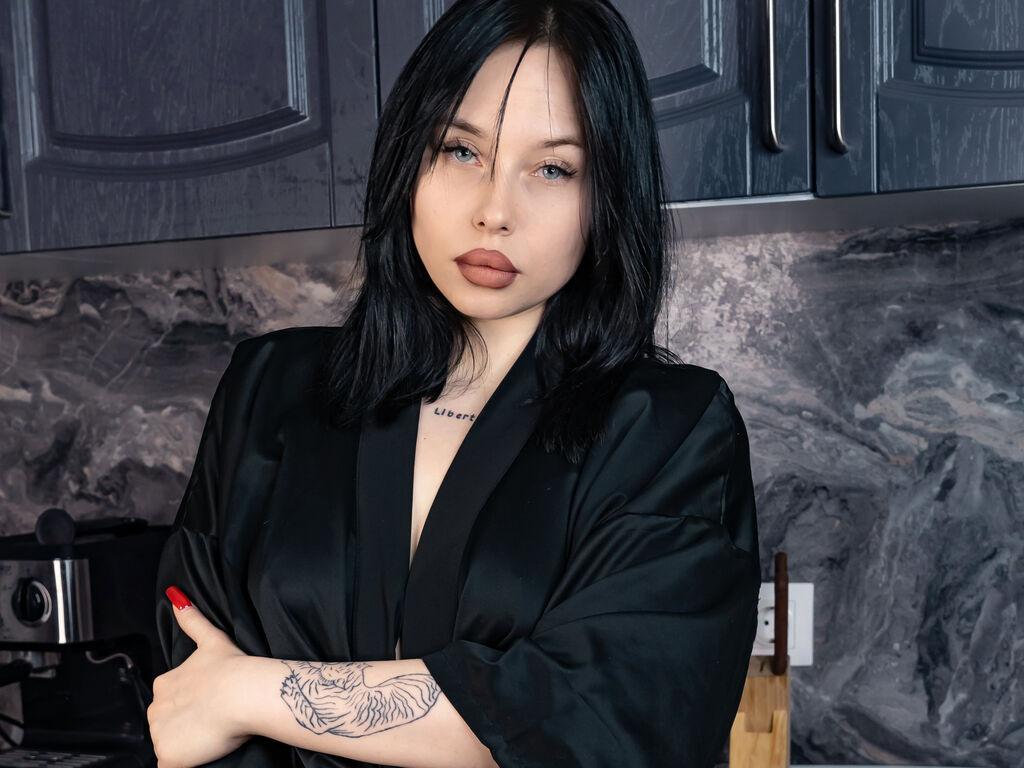 ElliTrue Nude