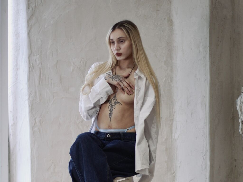 EllieXeno LiveJasmin