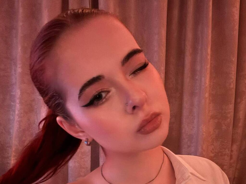 ElsieLumb LiveJasmin