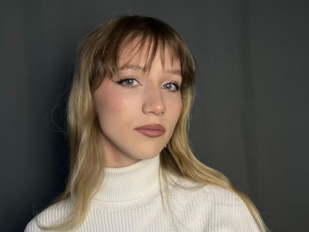 ElviraRoadcap LiveJasmin