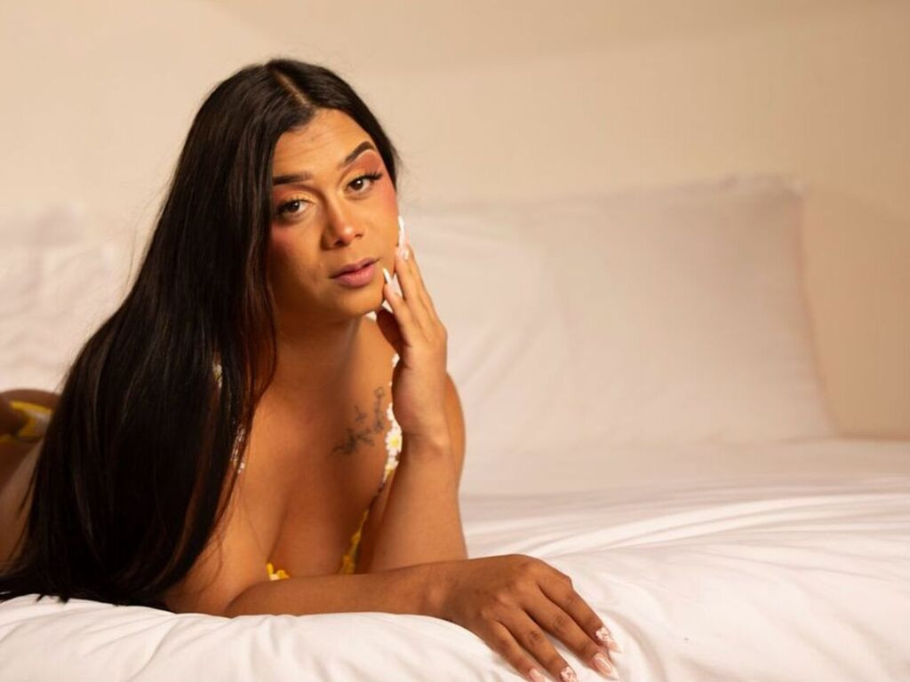 ElyThomson LiveJasmin