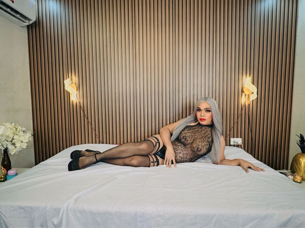 EmelieRose LiveJasmin