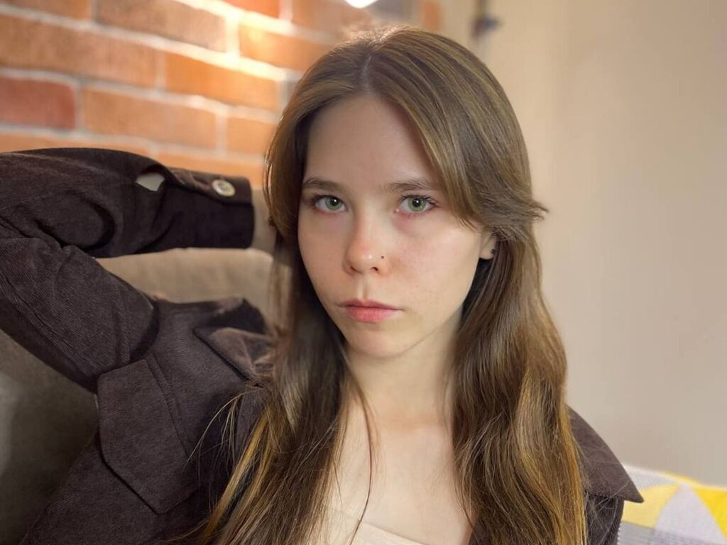 EmiliDen LiveJasmin