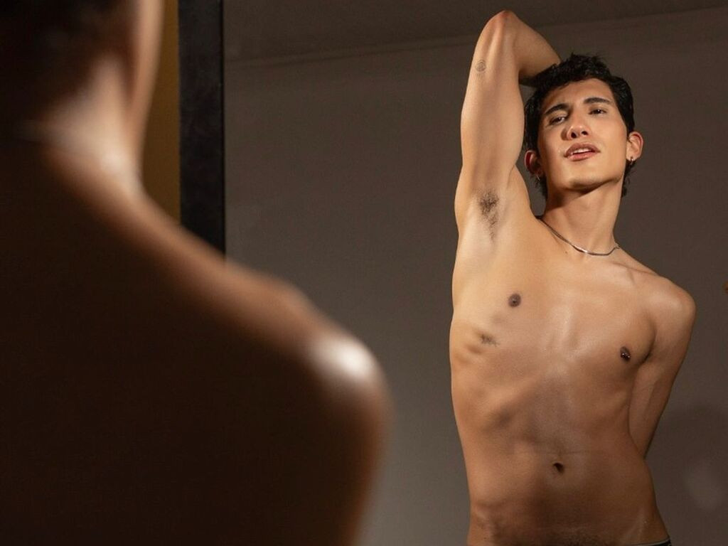 EmilioRiv LiveJasmin