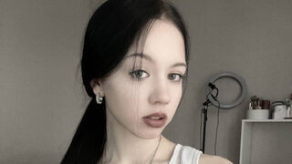 EmiliyaAlberolan Cam