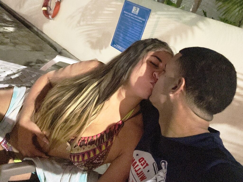 EmilyAndTom LiveJasmin