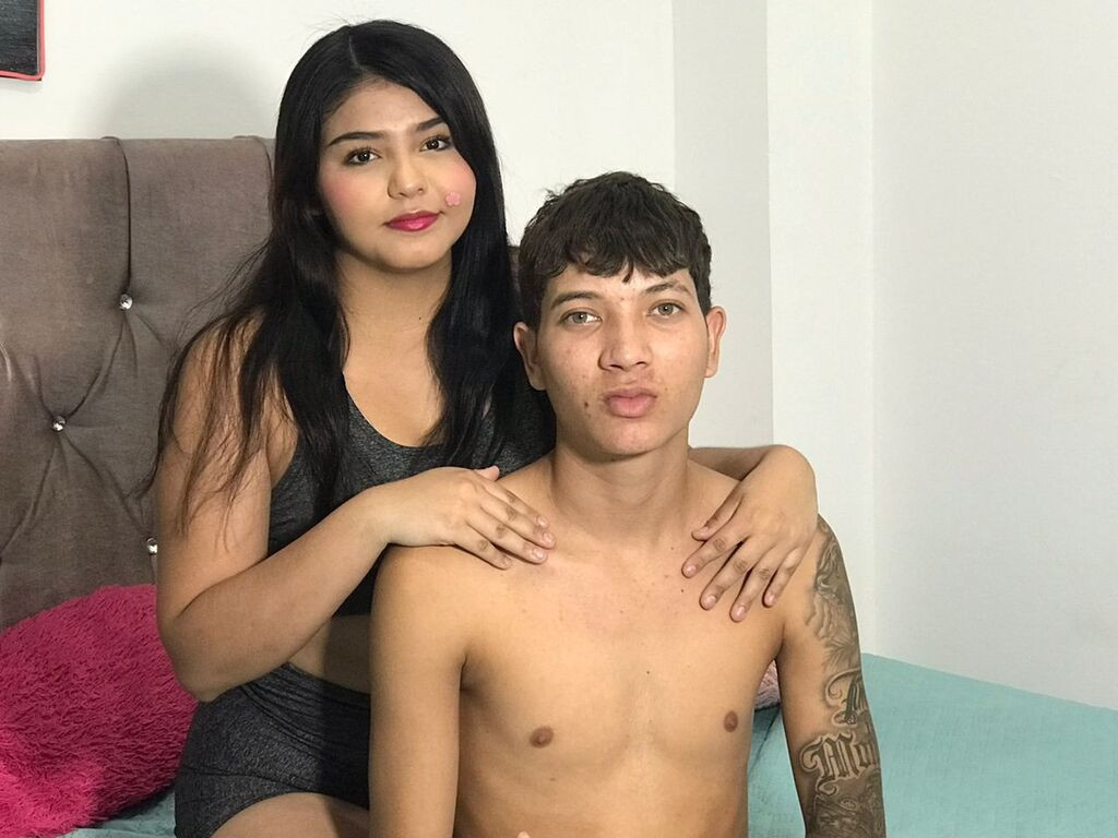 EmilyAndZamir LiveJasmin