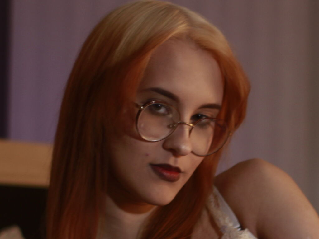 EmilyAura LiveJasmin